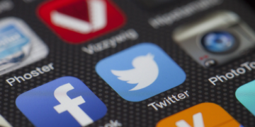 How to Create a Social Media Strategy? [The Complete Guide]